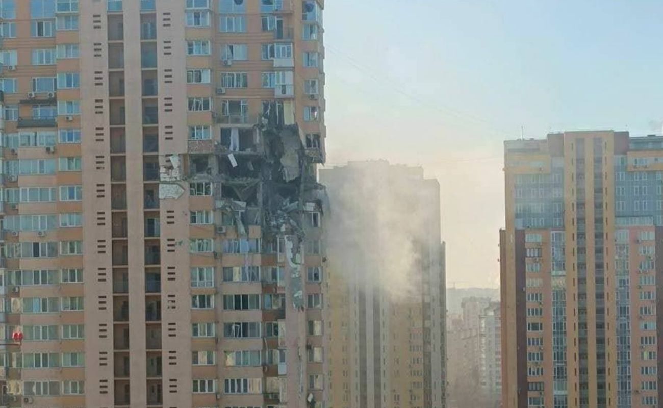 Ракета попала в жилой многоэтажный дом в Киеве (ФОТО, ВИДЕО) - Дім