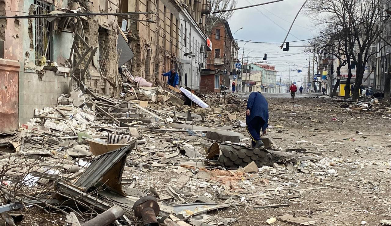 В жилой дом в Белгороде врезался беспилотник. Военная операция на Украине, день 536-й