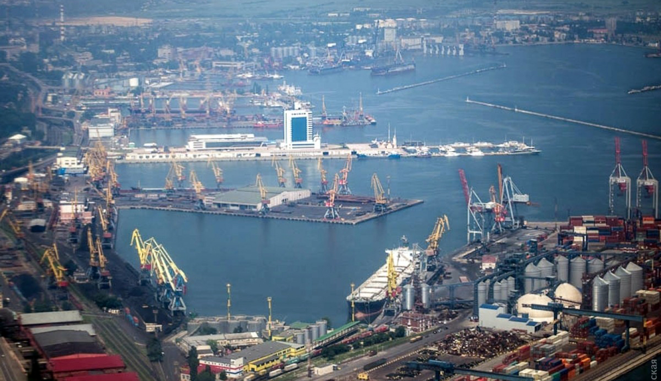 Россия атаковала ракетами Одесский морской торговый порт, есть попадание, —  ОК Юг - Дім
