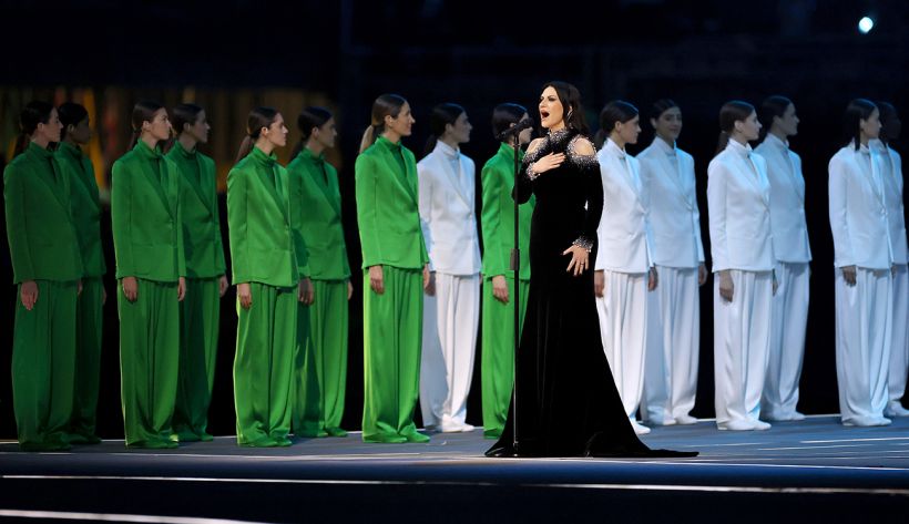 Это изображение имеет пустой атрибут alt; его имя файла - 02_3_laura-pausini-820x473.jpg